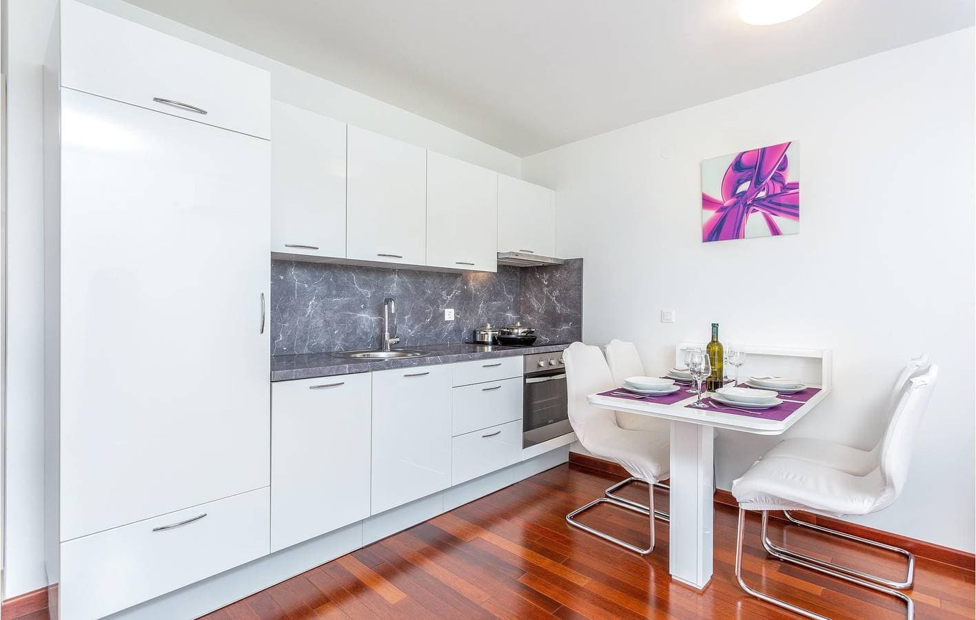 Foto 7 von 24: Apartment mit Meerblick, Terrasse, WLAN und Parkplatz – 900 m vom Strand entfernt