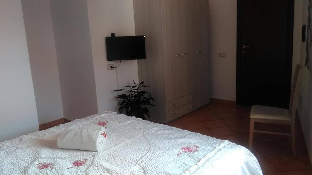 Foto 7 von 9: Double Room with Private Bathroom