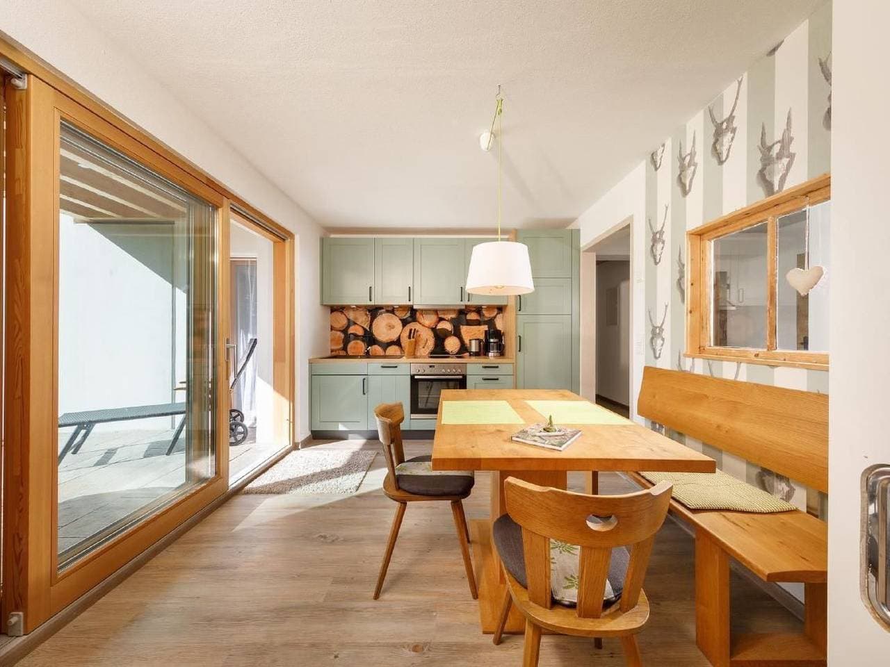 Foto 7 von 23: Chalet mit Blick auf das Wasser