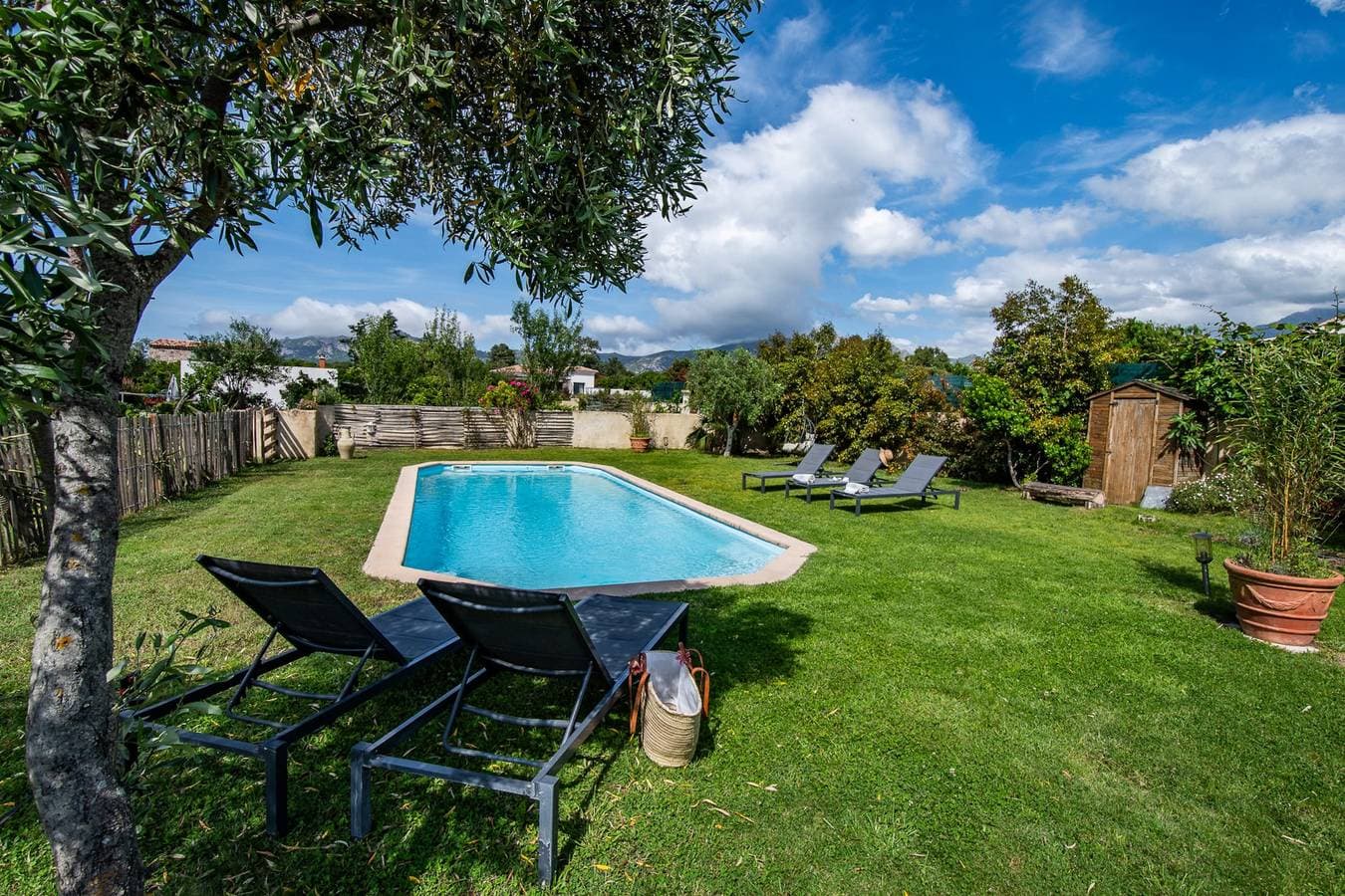 Foto 5 von 29: Ferienwohnung für 4 Personen mit Pool