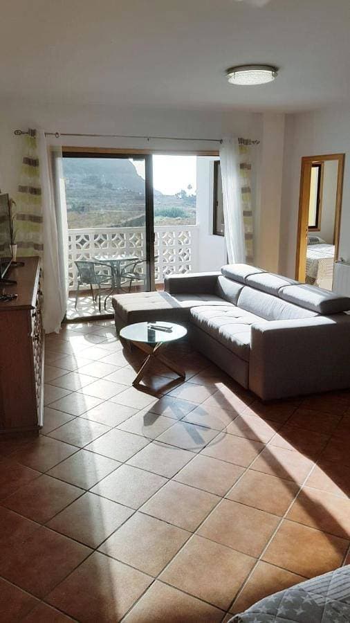 Apartamento amplio y tranquilo con vistas 1
