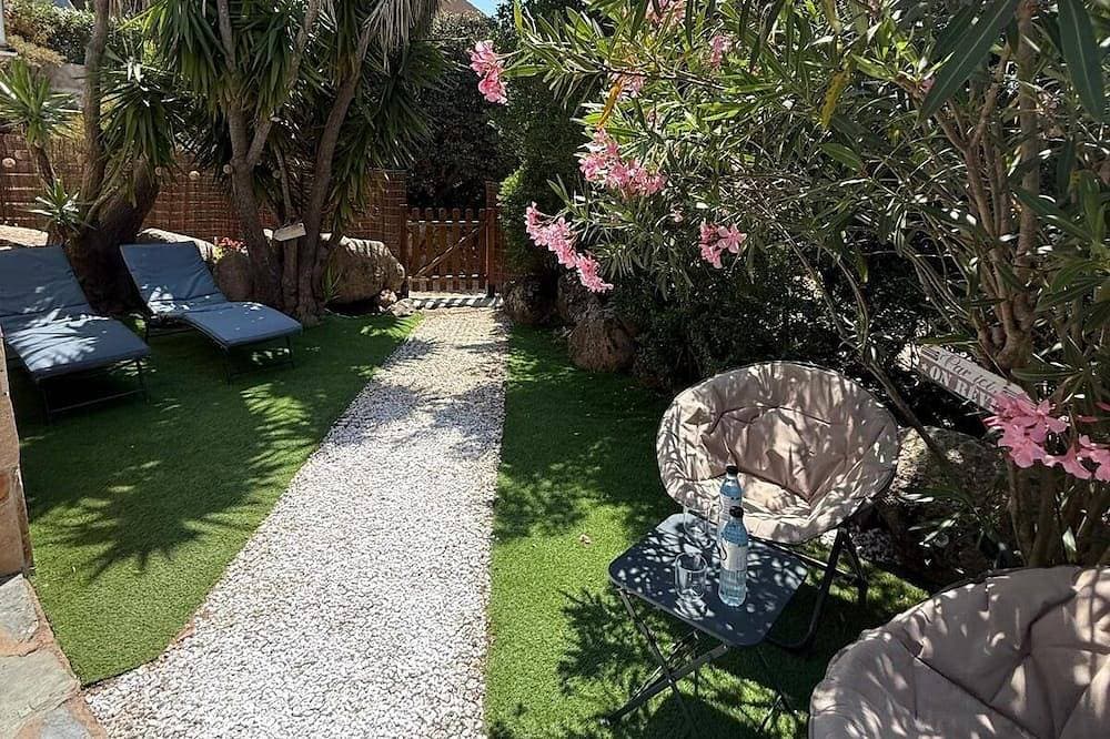 Charmantes Studio 300 m vom Strand von Santa Giulia entfernt 1