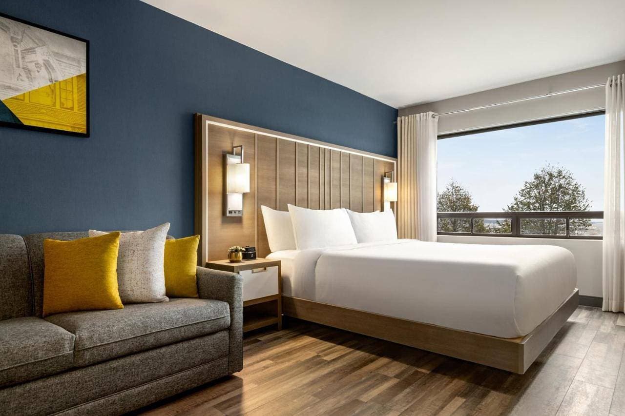Foto 8 von 9: Premium King Room with Sofa Bed - Harbour View