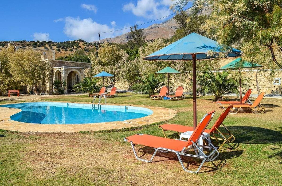 Foto 3 von 41: Ferienwohnung im Grünen mit Pool, großer Garten, Wifi | Triopetra, Kreta