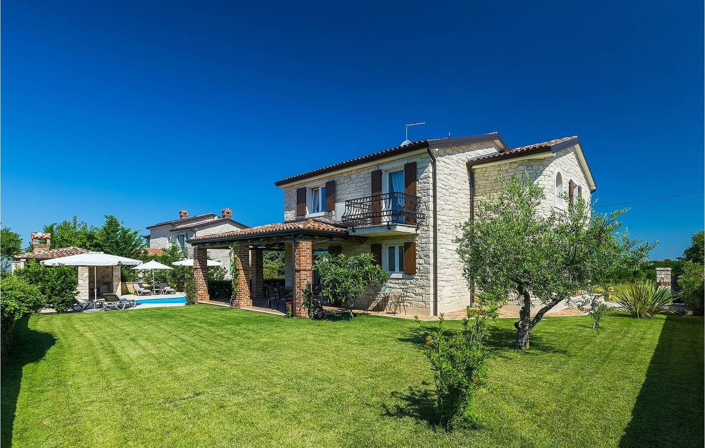 Charmante 132 m² große Wohnung mit Pool, WLAN und Parkplatz in der Nähe von Heraki 1