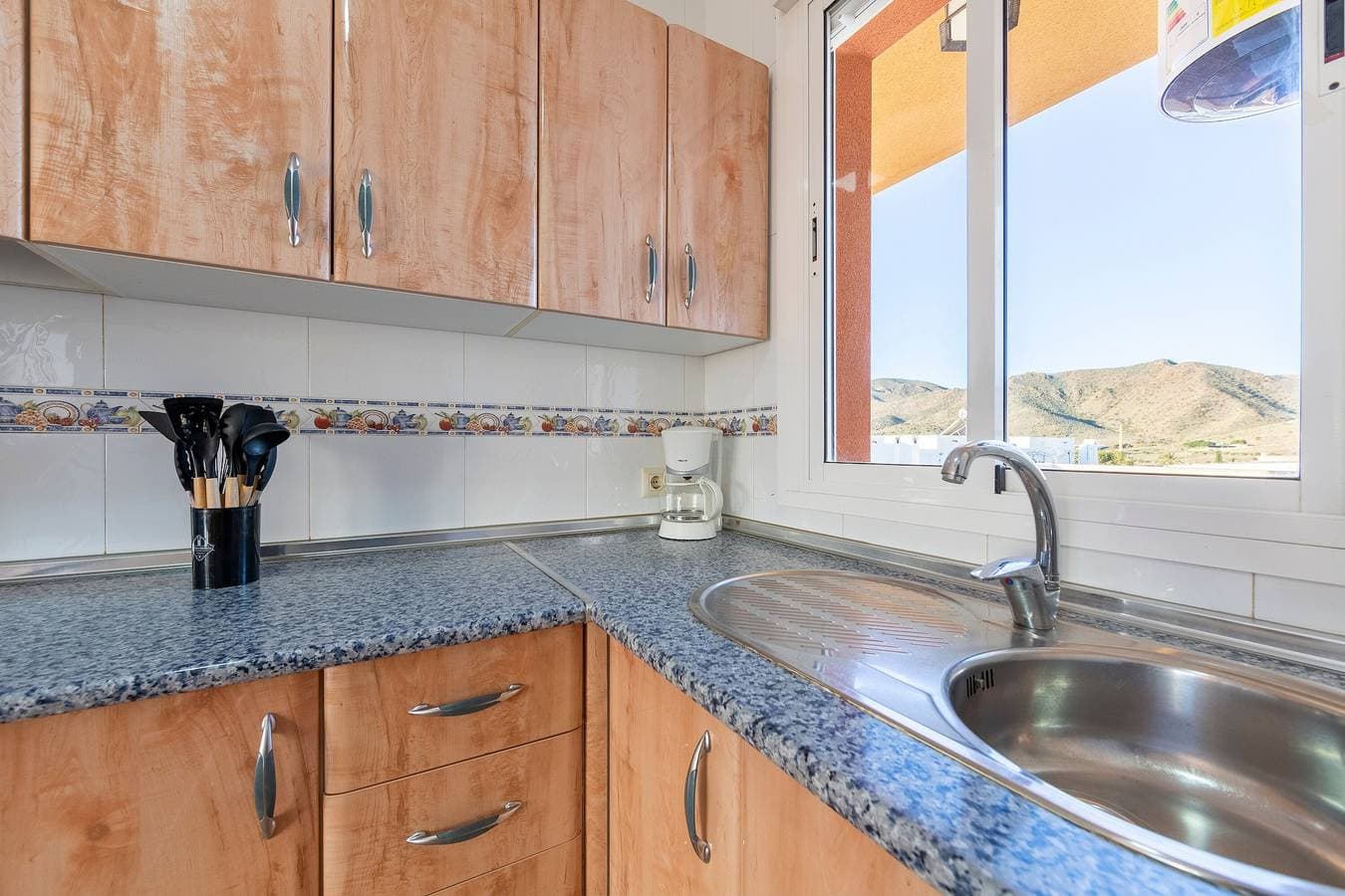 Foto 5 von 23: Haustierfreundliche Ferienwohnung Las Cuatro Lunas mit Bergblick, Terrasse und Klimaanlage