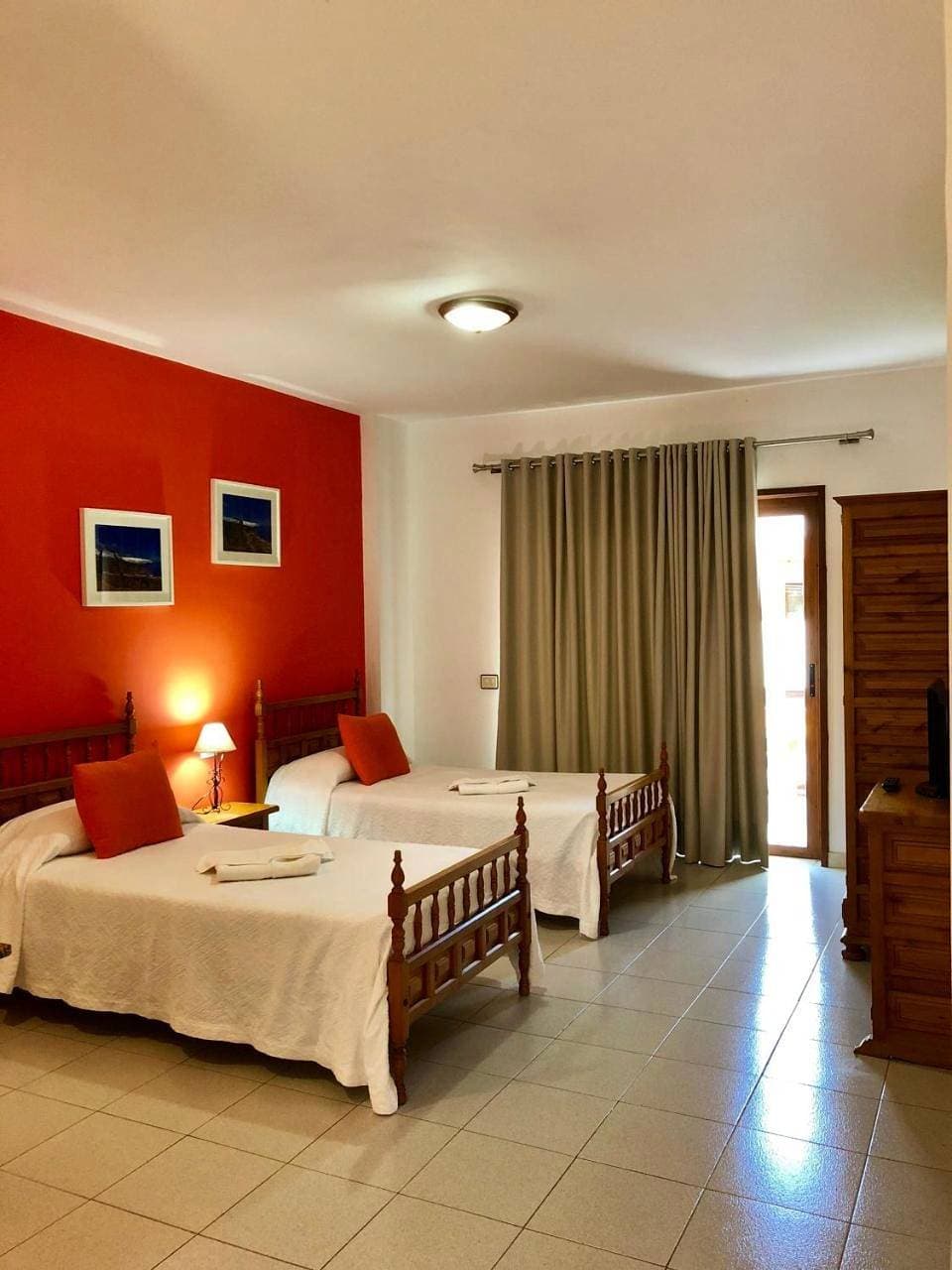 Foto 7 von 38: Ferienwohnung für 10 Personen mit Garten