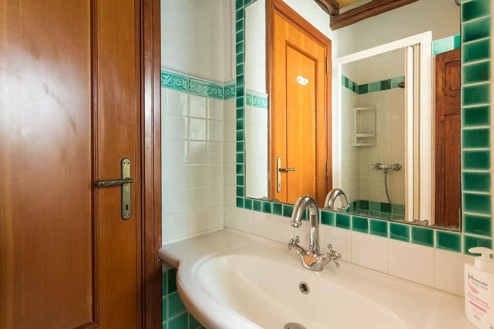 Foto 4 von 23: Panorama-Wohnung in der Villa; Arbus