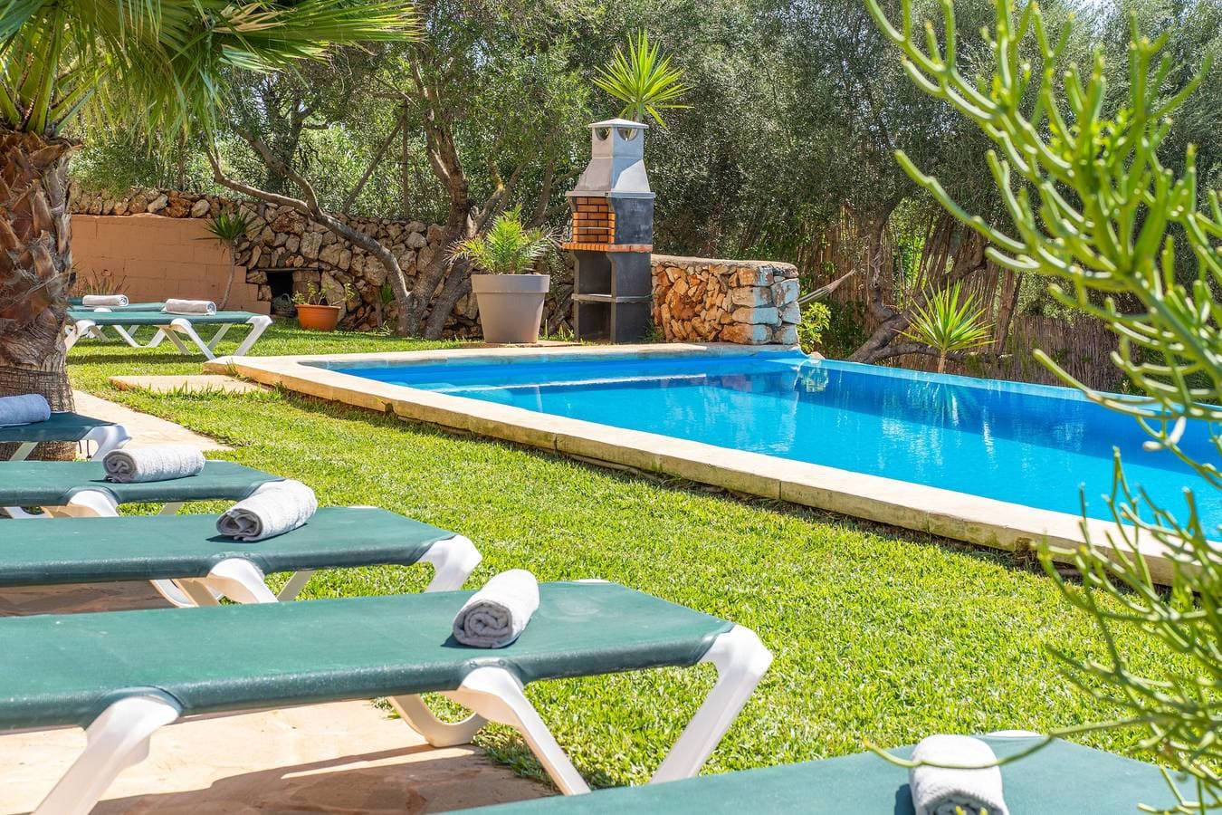 Foto 6 von 30: „Villa Manuela“ mit Infinity-Pool, Garten & WLAN (Tourismusabgaben inklusive)