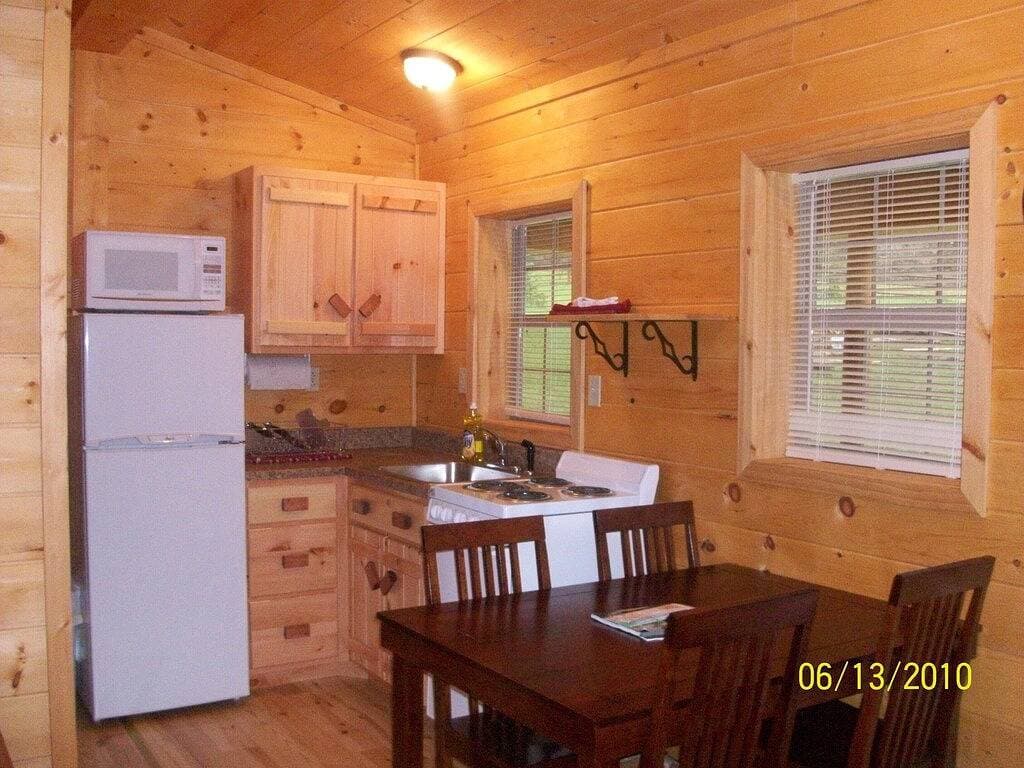 Foto 11 von 12: American Pines Cabin, 5 Meilen von Mt. Rushmore!