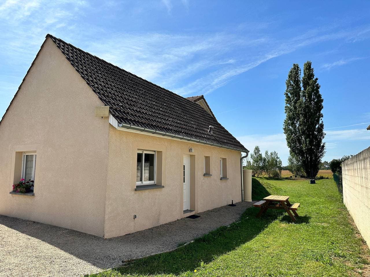 Charmantes Ferienhaus in Burgund mit Klima, WLAN und Parkplatz, Haustiere erlaubt 1