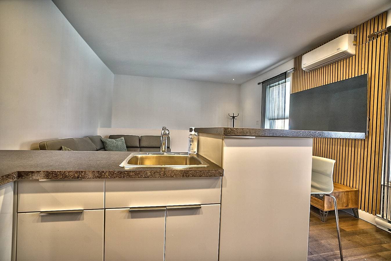 Foto 12 von 20: Downtown Sherby – zentral, Parkplatz, Kingsize-Bett, 3 Schlafplätze