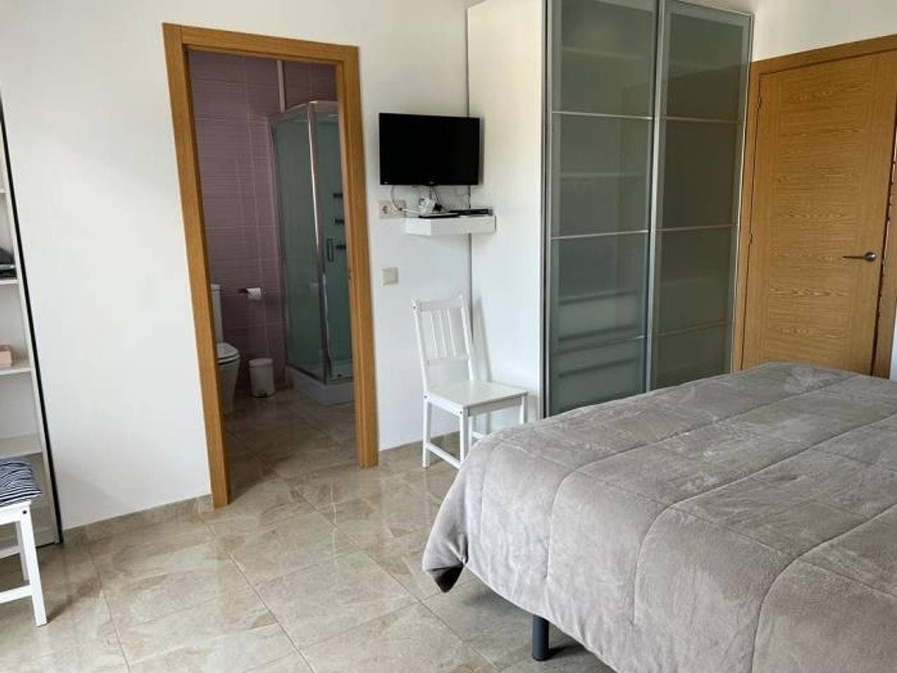 Foto 10 von 25: Moderne Villa 500m von Cala Forn, 5 Schlafzimmer, privater Pool