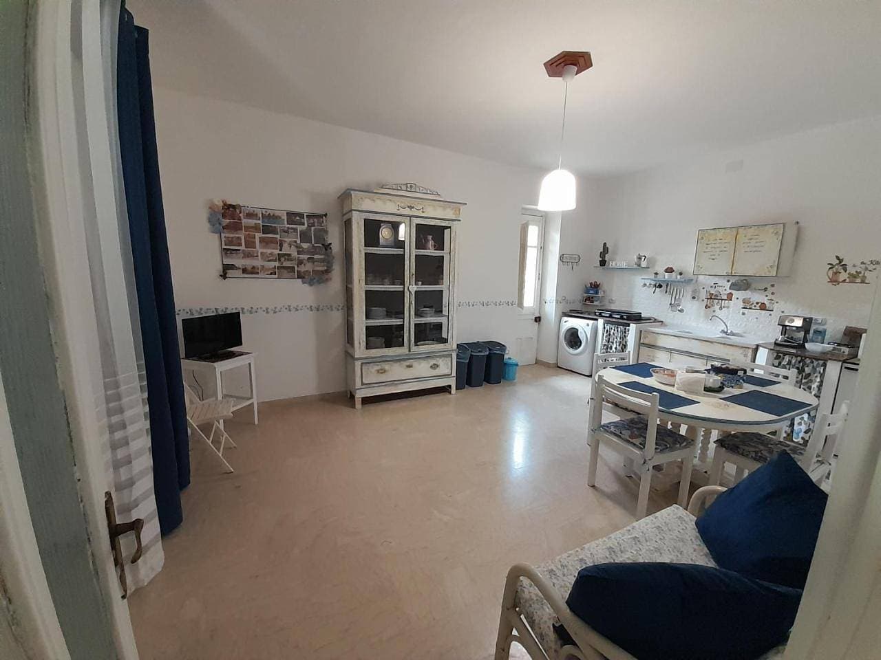 Foto 6 von 59: Two-Bedroom Apartment