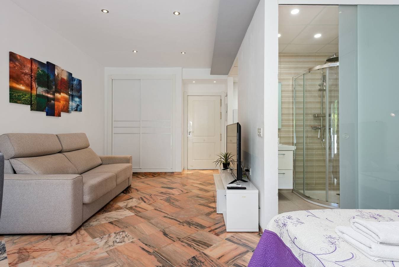 Foto 11 von 25: Einzimmerwohnung 'Romana Playa 203' mit Pool, privater Terrasse und WLAN