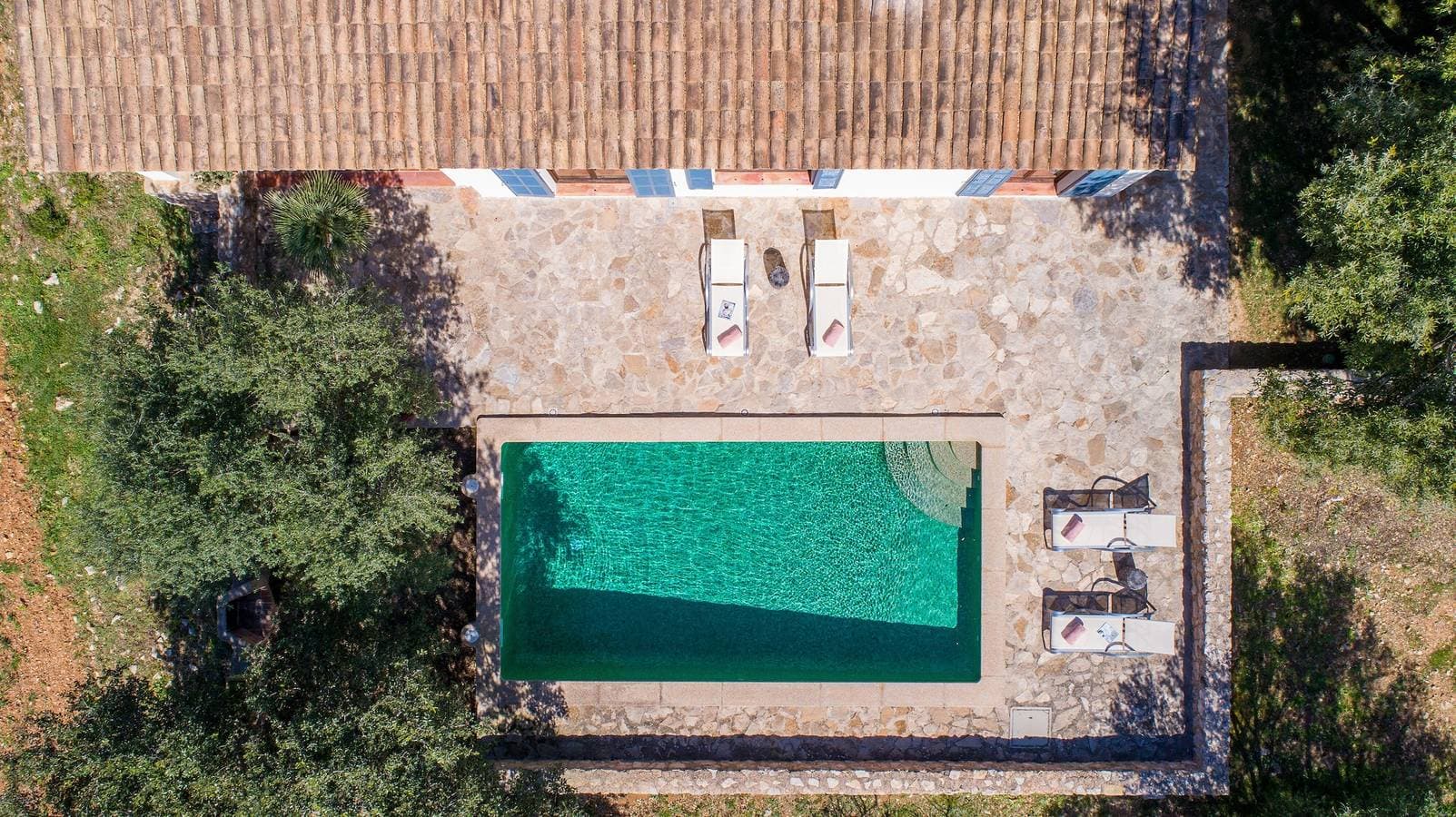 Foto 2 von 29: Schönes Ferienhaus "Finca Es Garballó" mit Garten, Pool, Terrassen und WLAN; Parkplätze vorhanden