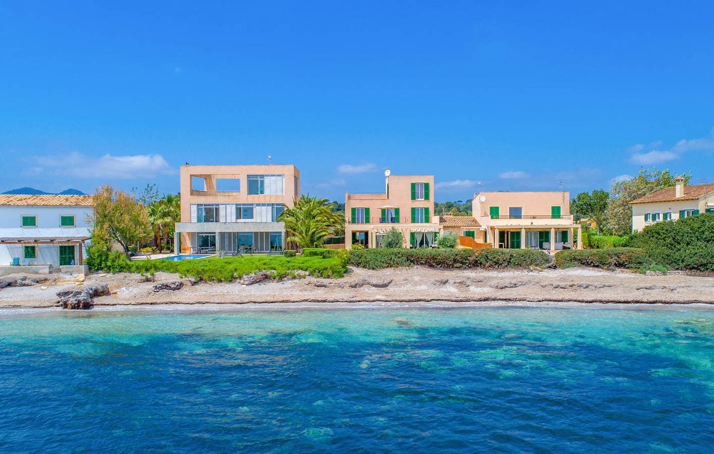 Meerblick-Apartment mit Pool, Terrasse & AC 1