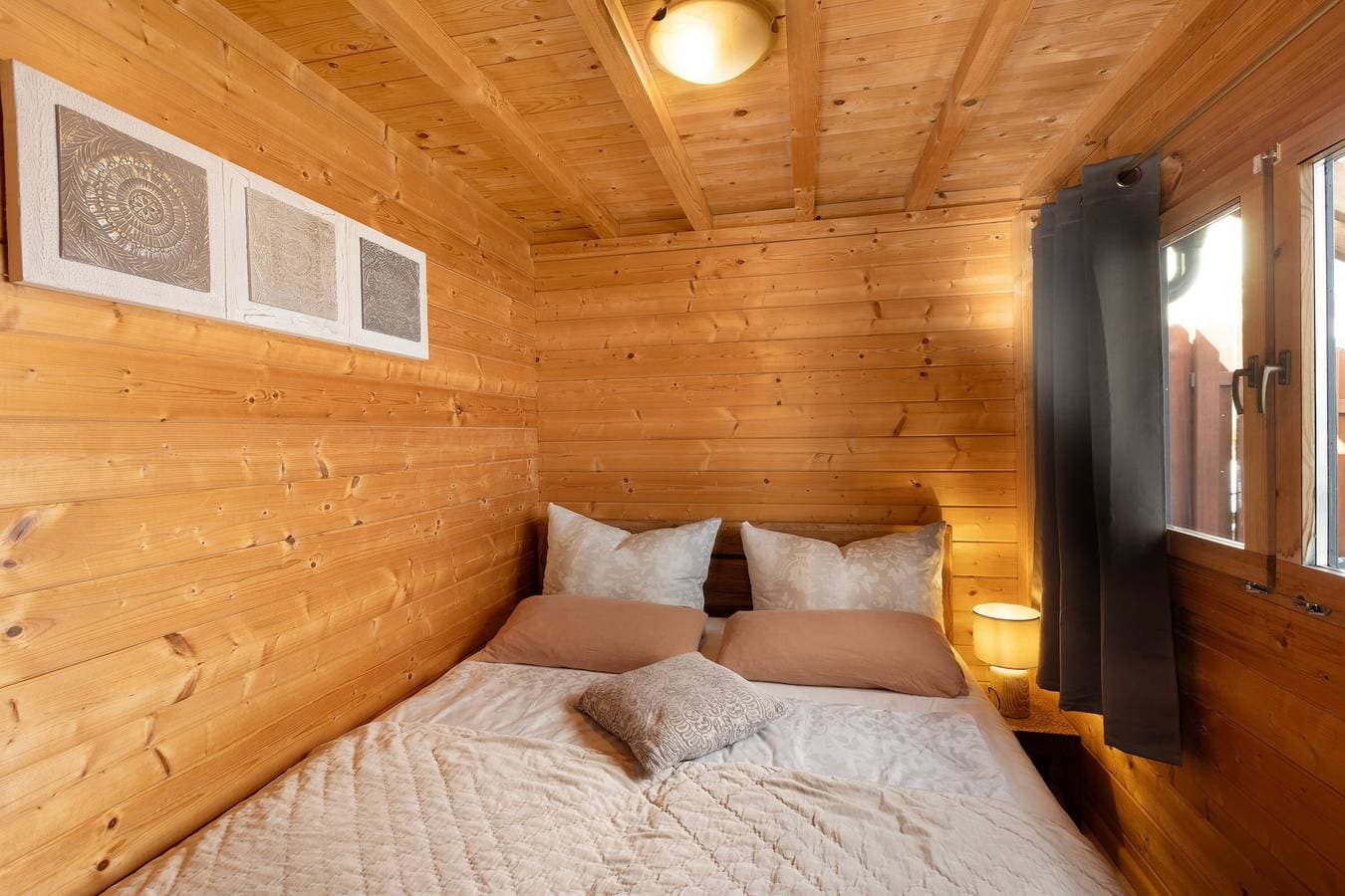 Foto 5 von 10: Ferienwohnung 'Ferienhaus Seebrise - Marina Mücheln' mit Seeblick, Wi-Fi und Klimaanlage