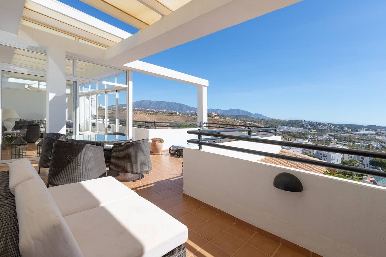 Foto 13 von 28: Penthouse mit fantastischer Aussicht, Bergblick, Meerblick, Terrasse & Garten