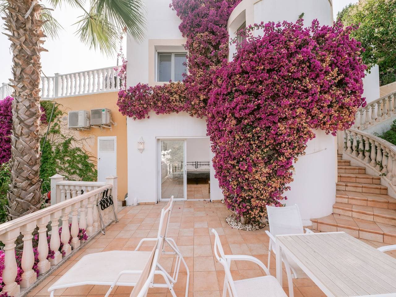 Foto 5 von 38: Villa für 10 Personen mit Balkon