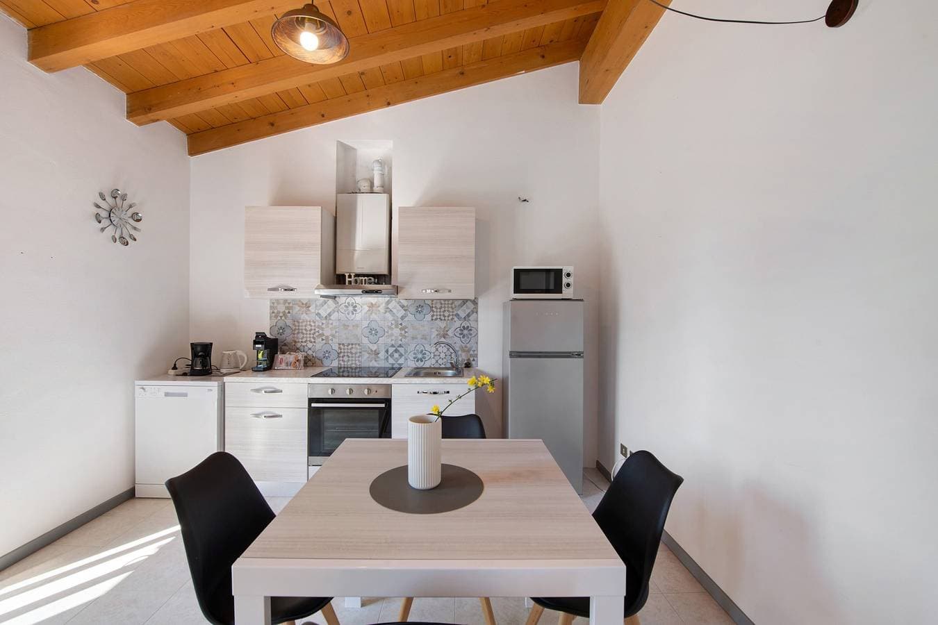 Foto 4 von 17: Ferienhaus 'Appartamenti Villa Fiorito' mit Blick auf den See, Wi-Fi und Klimaanlage