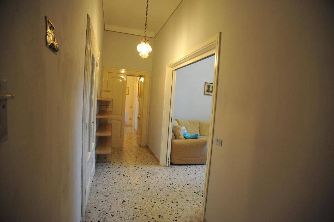 Foto 8 von 21: Two-Bedroom Apartment