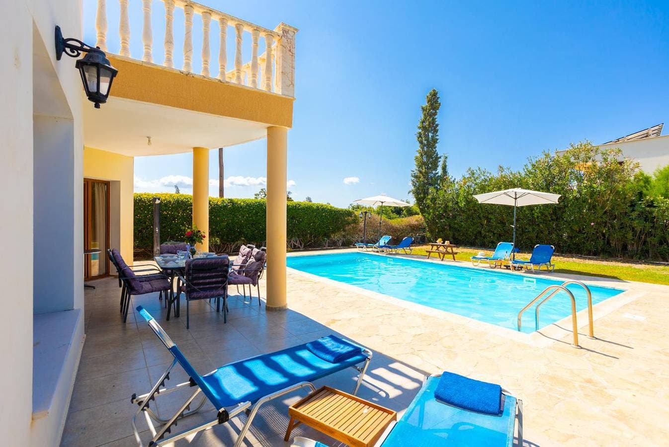 Foto 10 von 41: Villa für 6 Personen mit Garten