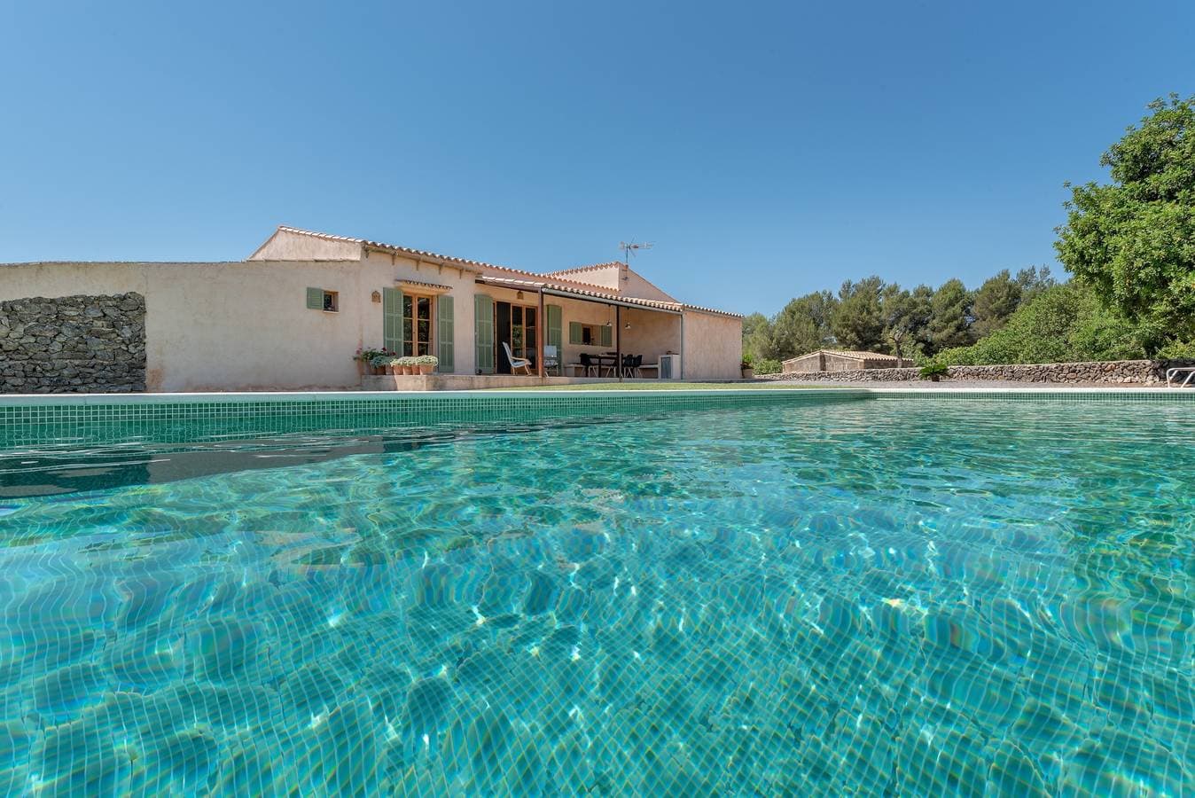 Foto 2 von 25: Landhaus 'Laurel' mit Bergblick, privatem Pool und WLAN