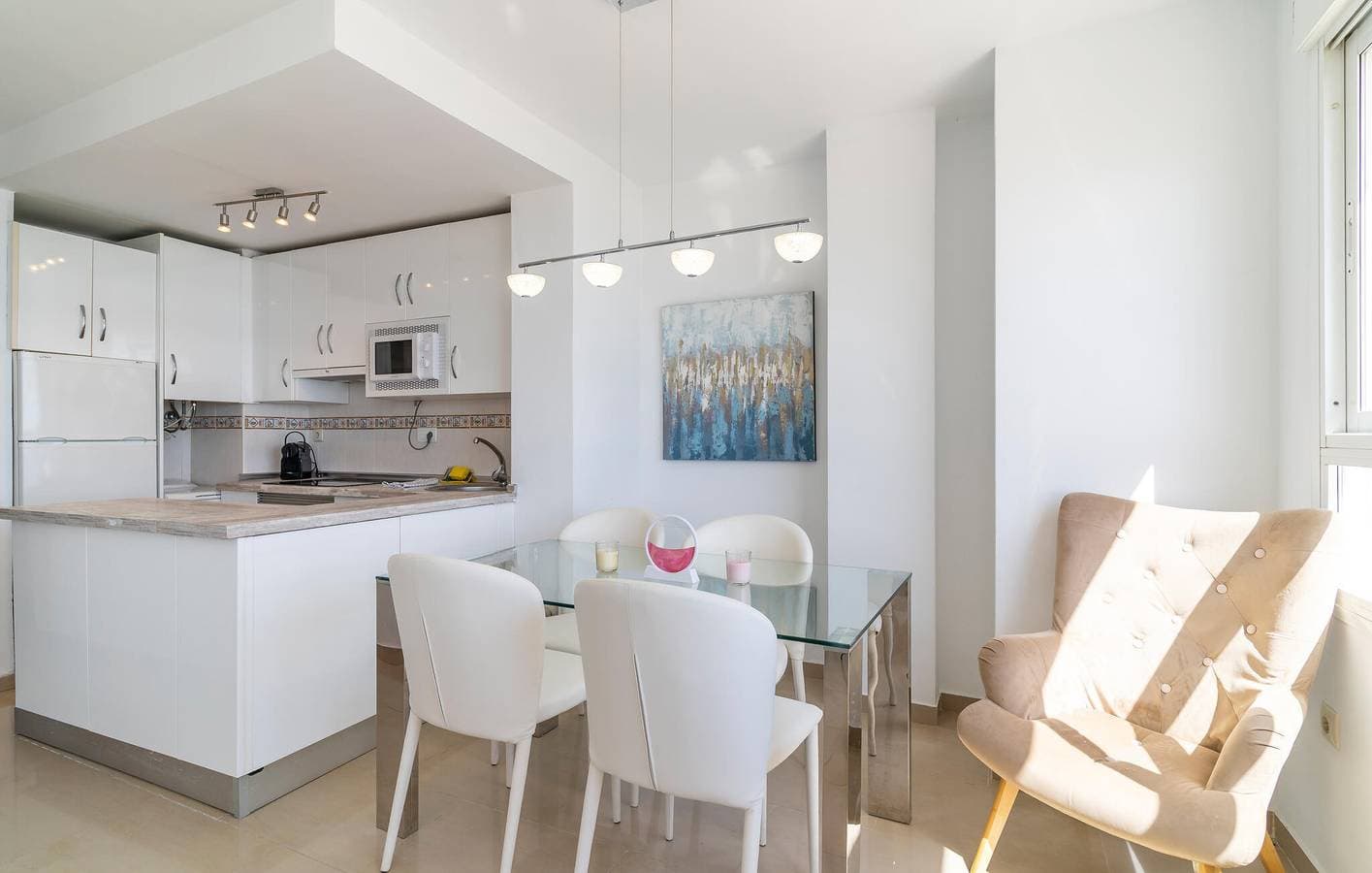 Foto 4 von 17: Meerblick-Apartment mit Terrasse, WiFi & AC