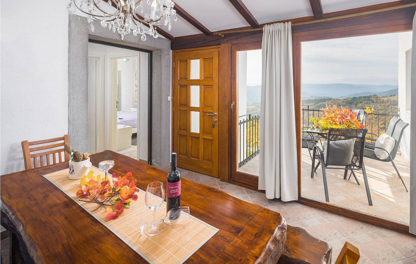 Foto 6 von 52: Charmante 200 m² große Wohnung mit Pool und Terrasse, 2,5 km vom Fluss entfernt