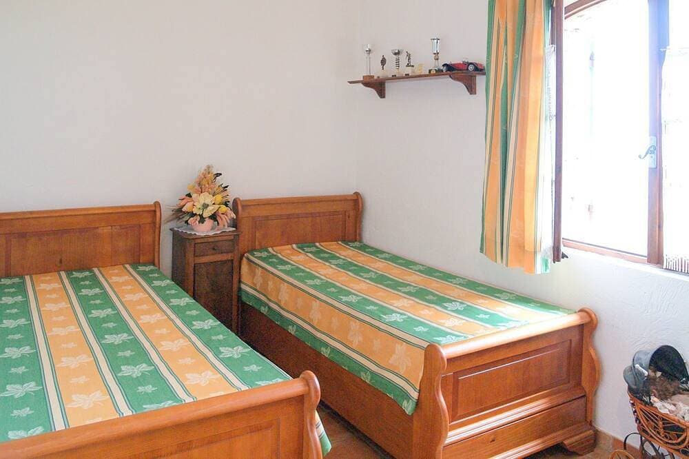 Foto 4 von 13: Maison Miel - Drei Schlafzimmer Villa, Schläft 6