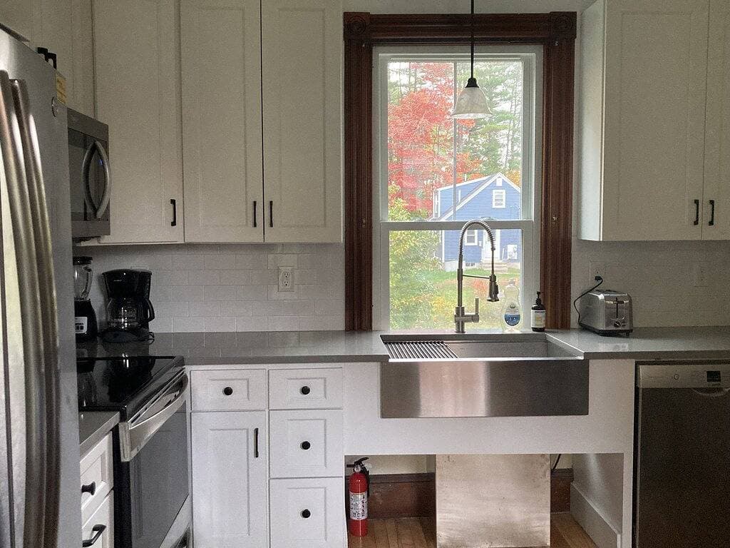 Foto 2 von 22: Private 1st Floor Studio in Victorian Home - Steps to Ll Bean, Downtown Freeport
