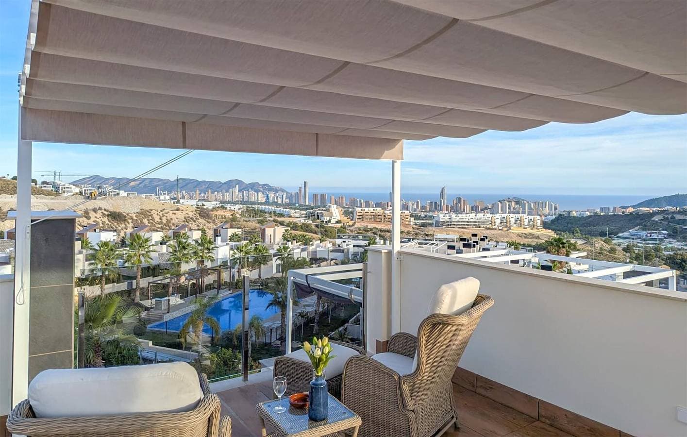 Foto 8 von 41: Apartment mit Meerblick, Pool und Terrasse