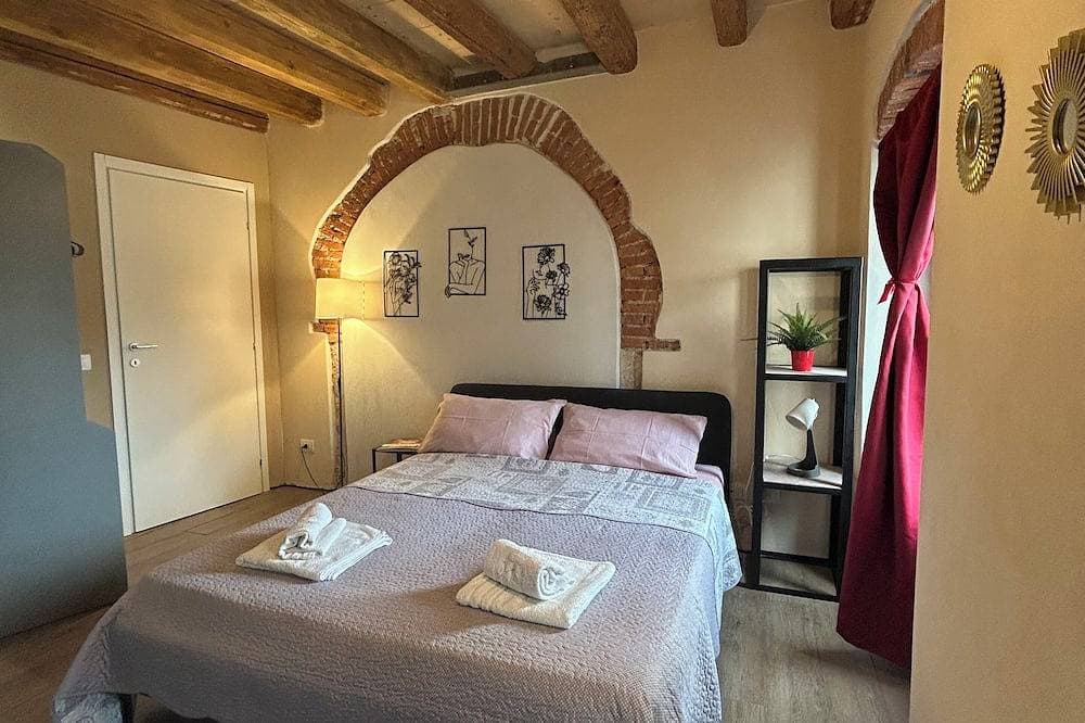 Foto 9 von 23: The room in the ancient village