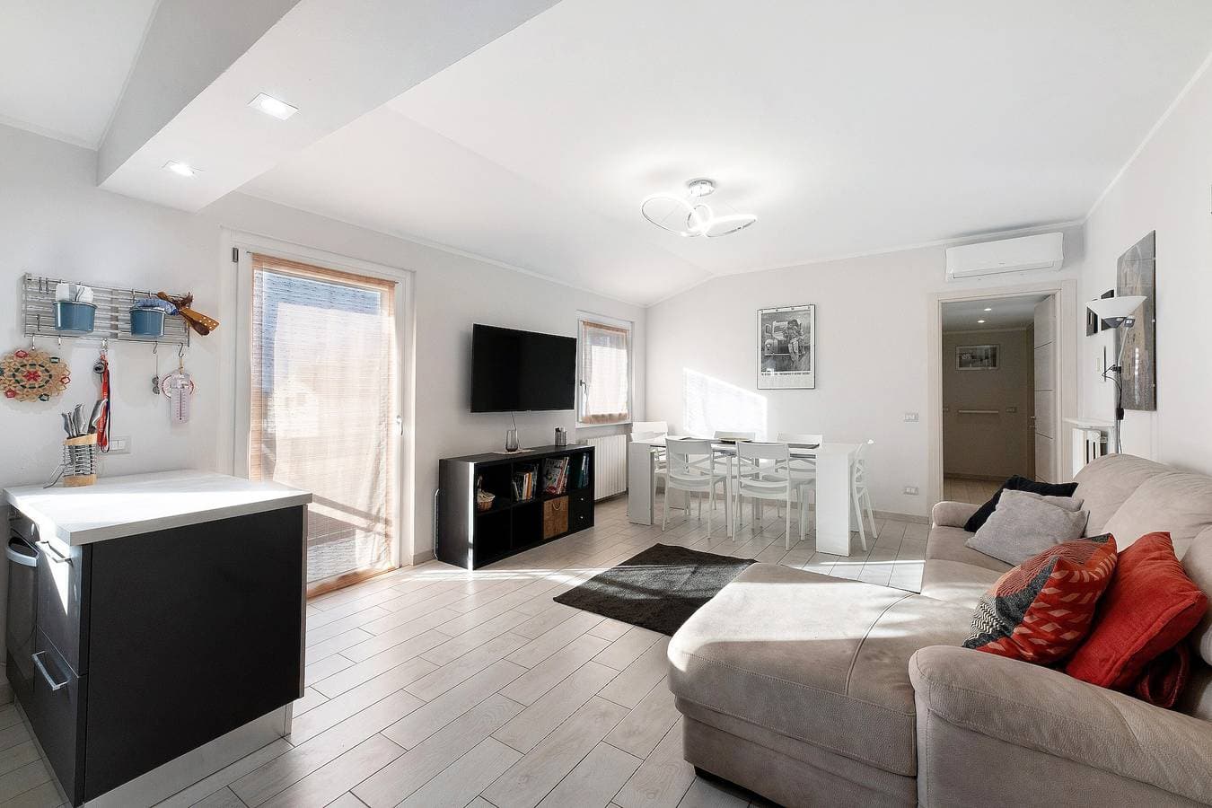 Foto 8 von 28: Apartment 'La Dimora Del Lago' mit Seeblick, WLAN und Klimaanlage