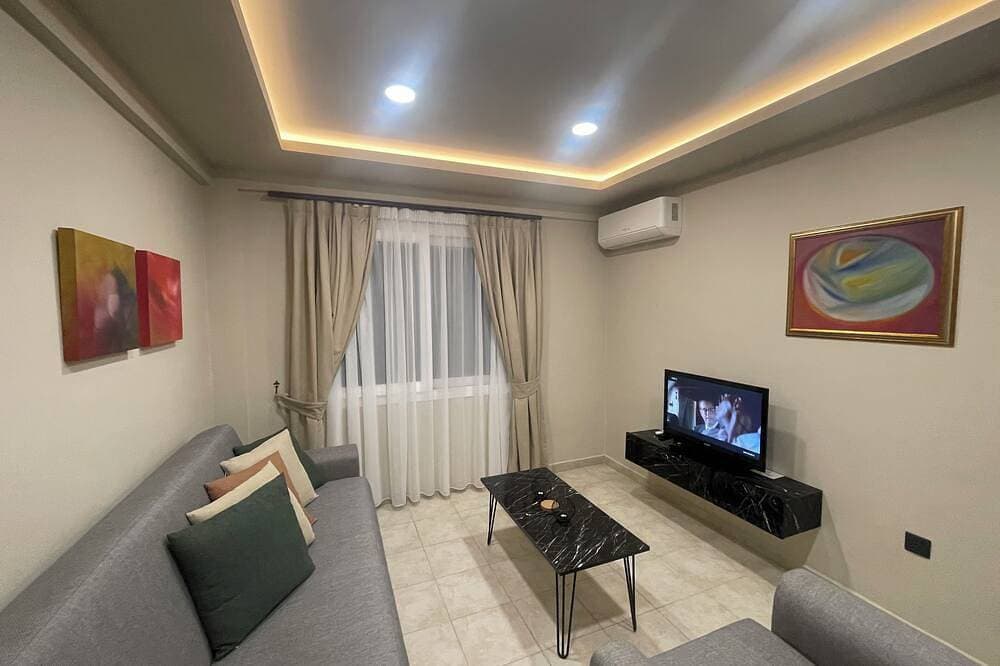 Foto 12 von 24: Charming 1Br Apartment with WiFi & AC in Girne -- Şık ve Konforlu 1+1 Daire