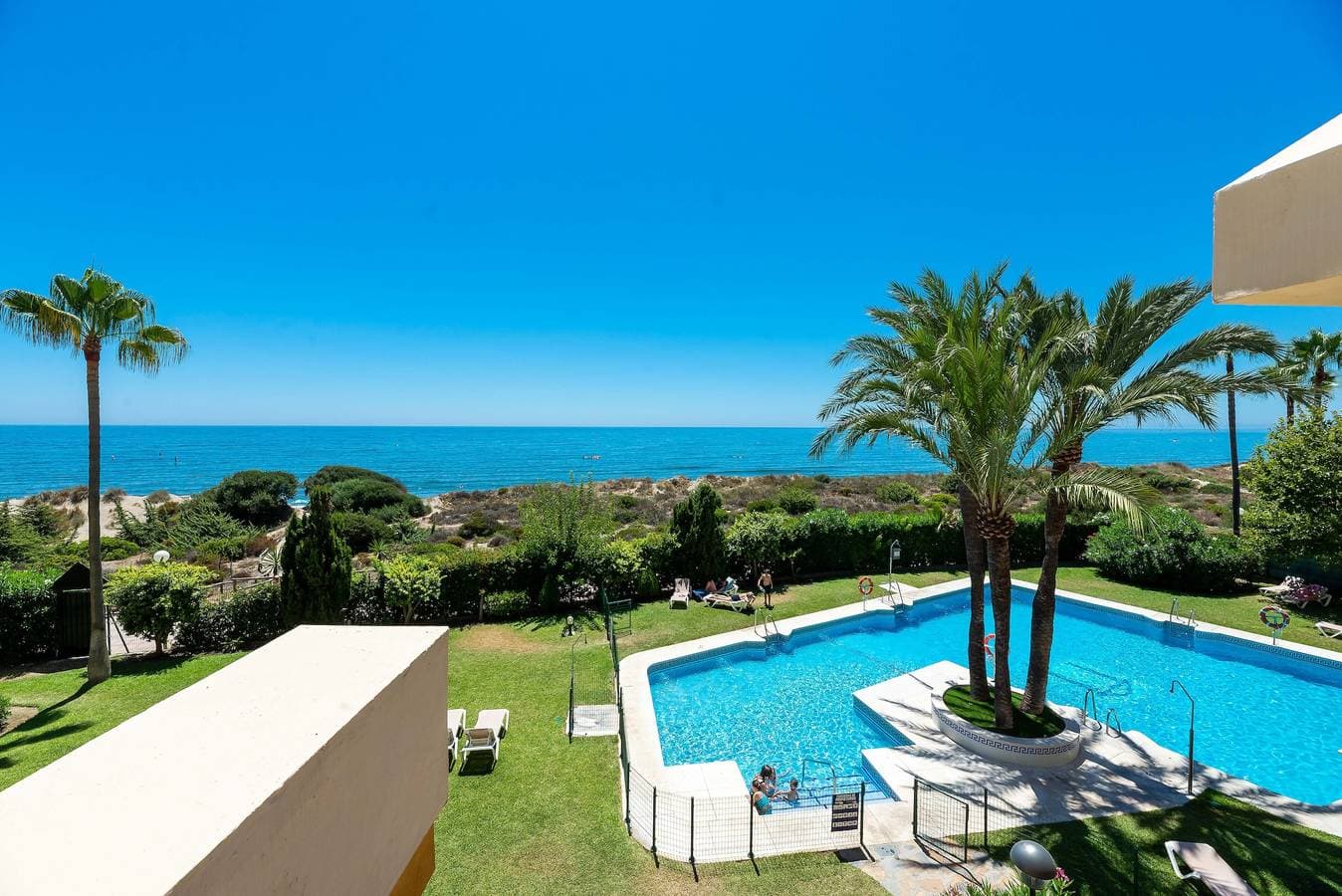 Sea Front Beach Studio Apartment 1