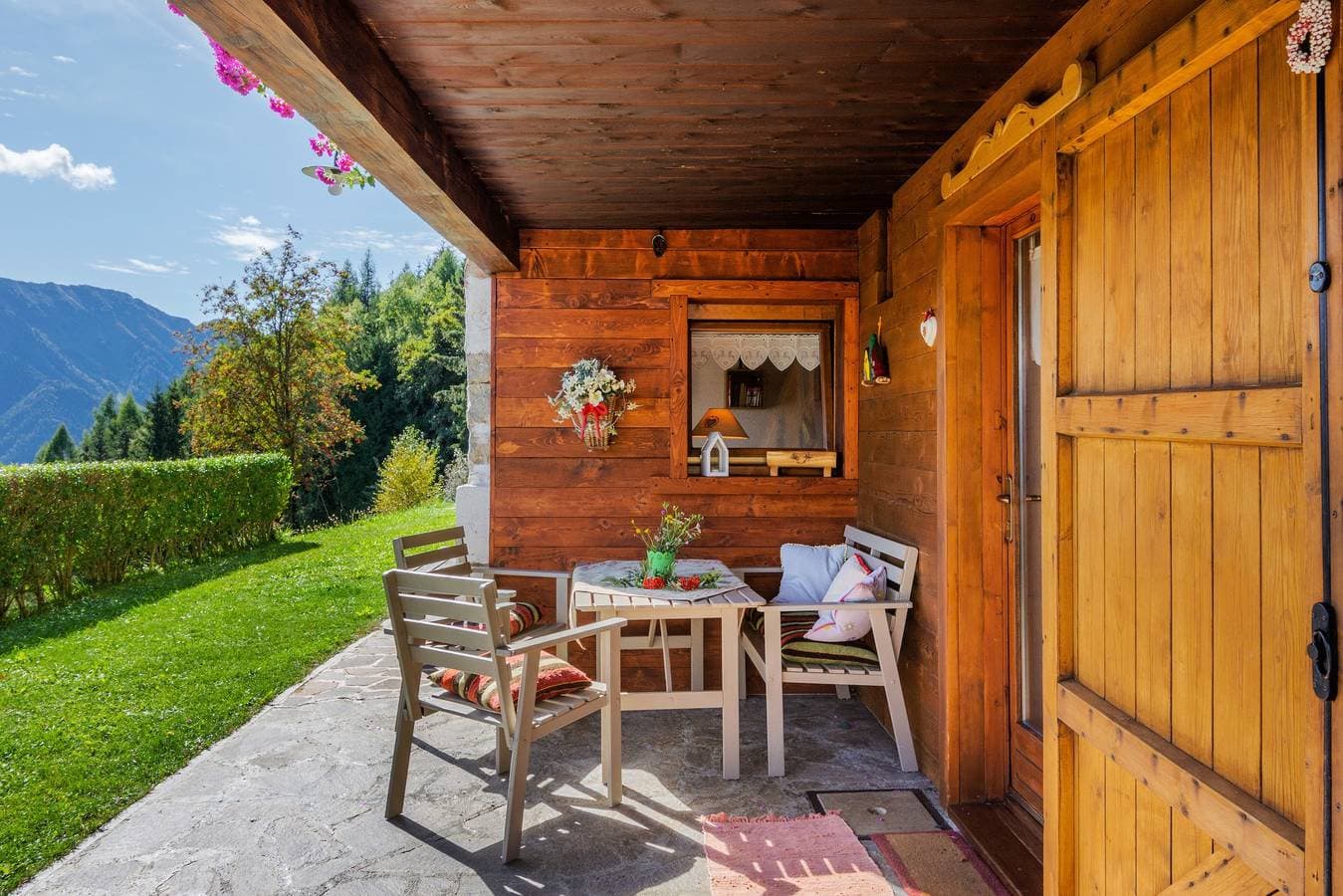 Foto 3 von 32: Ferienhaus "Baita Nido tra i Monti" mit Bergblick und Terrasse