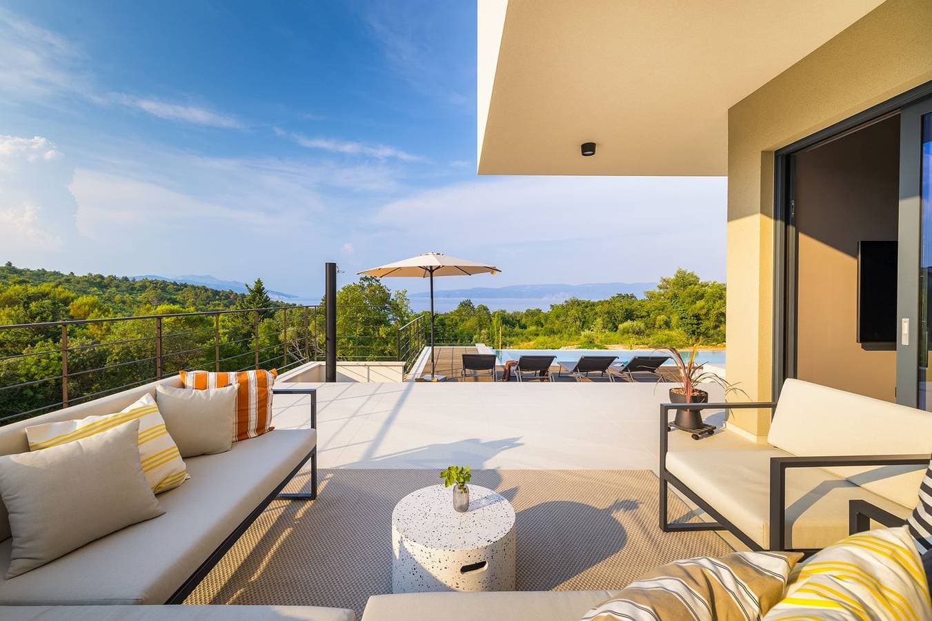 Foto 11 von 54: Villa Serenis – Elegante, moderne Villa mit privatem Pool und atemberaubendem Meerblick