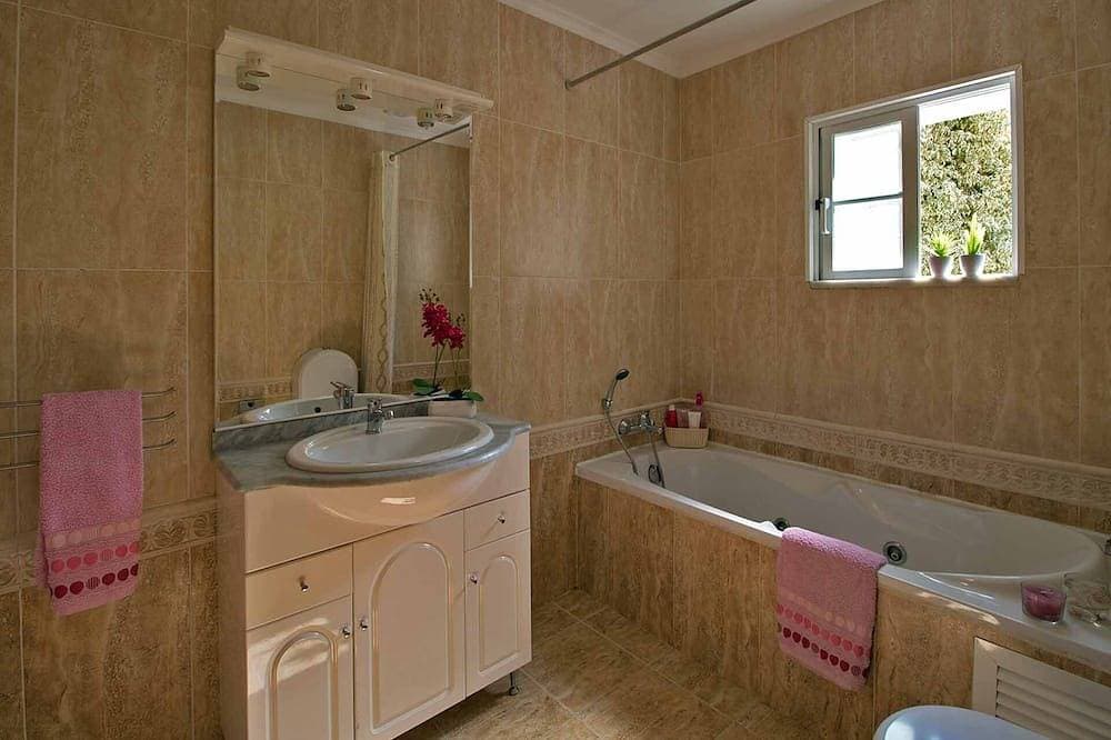 Foto 9 von 30: Schöne freistehende Villa mit privatem Pool, 600 Meter vom Strand entfernt - 66875 / Al