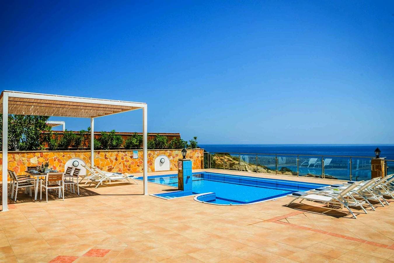 Foto 4 von 23: Villa für 6 Personen mit Terrasse
