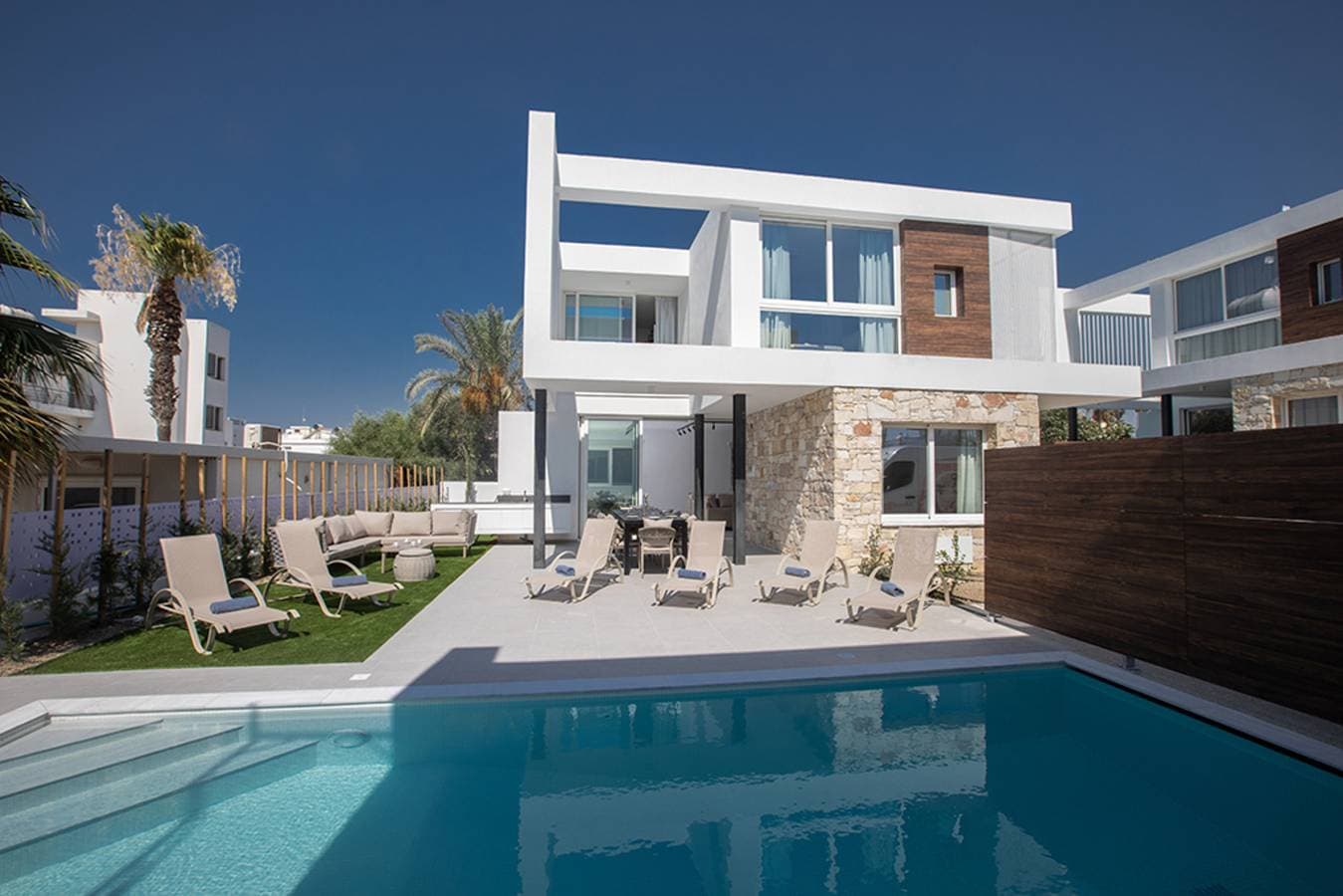Foto 3 von 27: Villa für 10 Personen mit Balkon/Terrasse