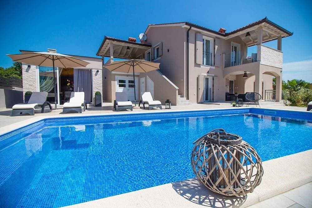 Ferienhaus Villa Franka mit Pool 1