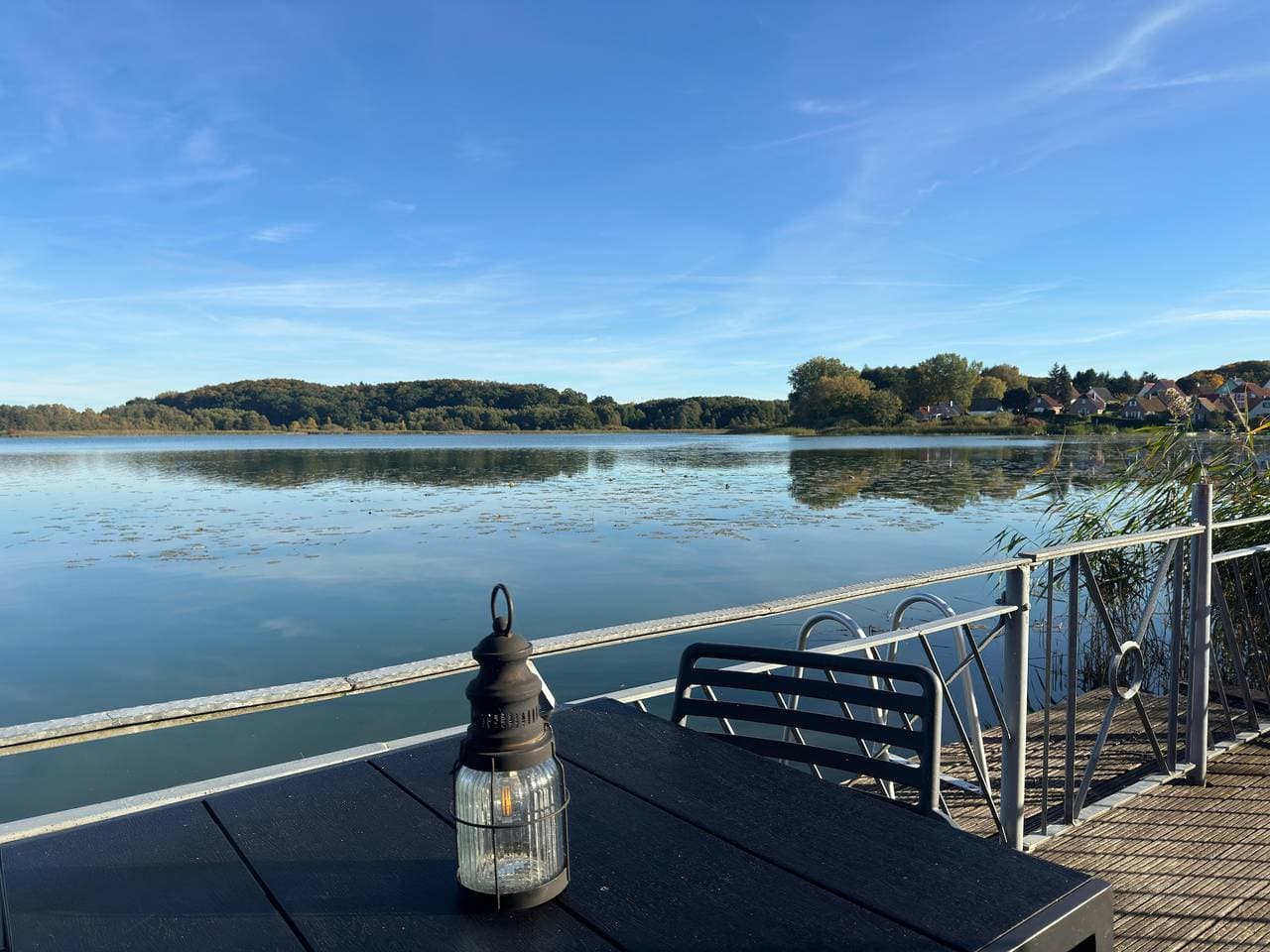 Foto 2 von 26: Bootshaus direkt am See