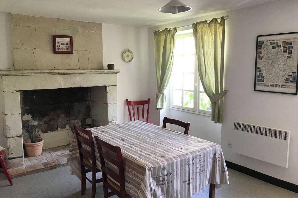 Foto 10 von 12: Gîte Lamarlière - Savigny-Sous-Faye