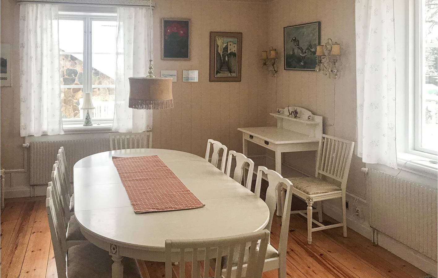 Foto 8 von 42: Ferienhaus für 10 Personen mit Terrasse