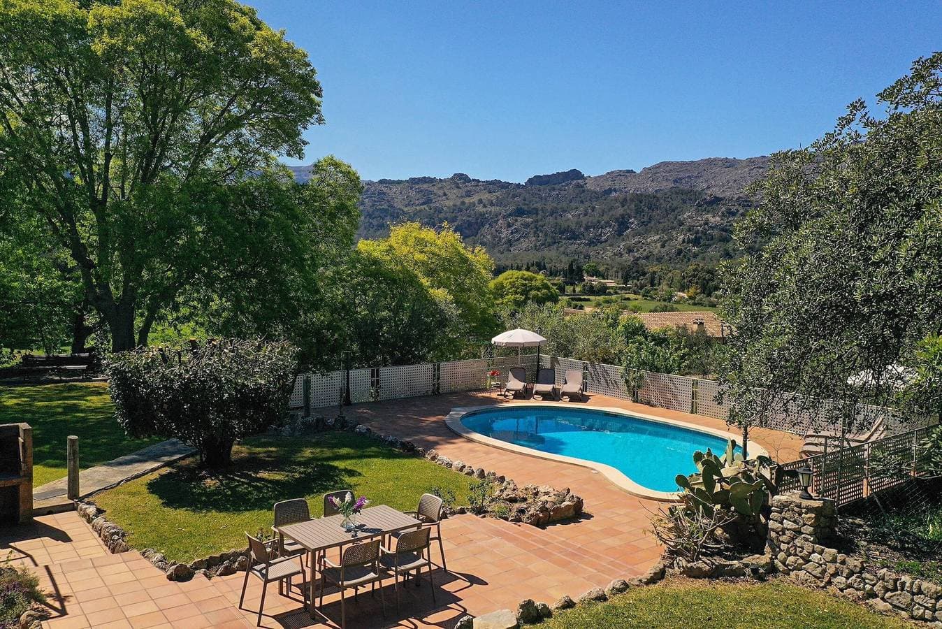 Foto 8 von 27: Finca Casa Porqueres mit Bergblick, Pool und WLAN