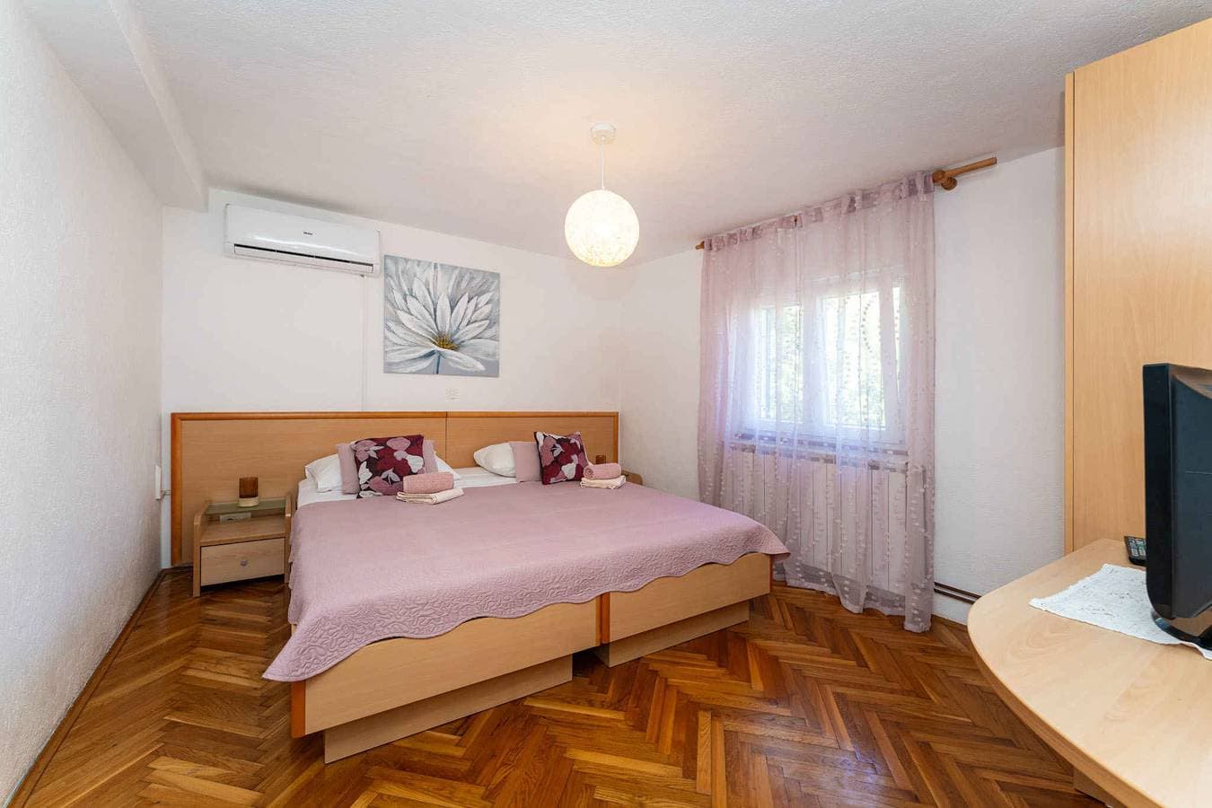 Foto 11 von 35: Ferienwohnung mit Terrasse und Klimaanlage