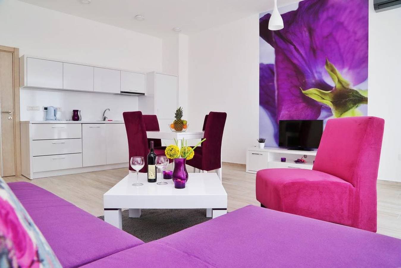 Foto 5 von 56: Moderne Wohnung mit Meerblick in Dobra Voda, 95 m², Pool