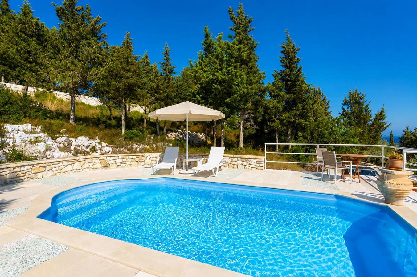 Foto 3 von 14: Villa für 2 Personen mit Terrasse